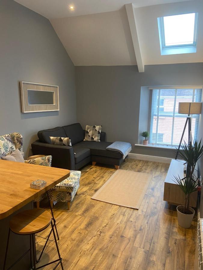 Stylish Tenby Apartment, Great Location, Parking Buitenkant foto