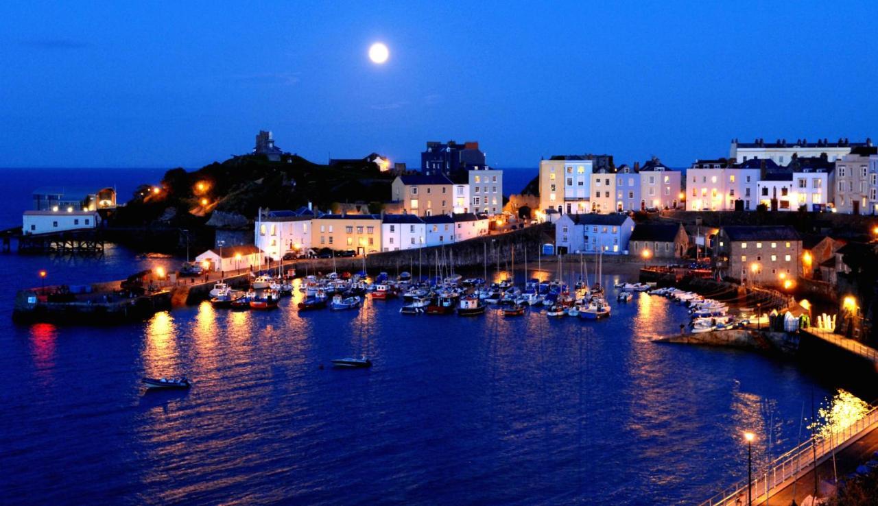 Stylish Tenby Apartment, Great Location, Parking Buitenkant foto